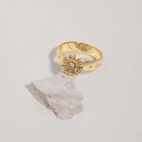 Daisy Spinning Gold Ring | Wanderlust + Co 
