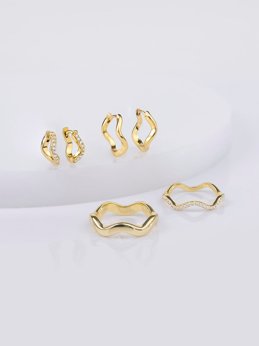 Scallop Petite Pave Gold Ring | Wanderlust + Co