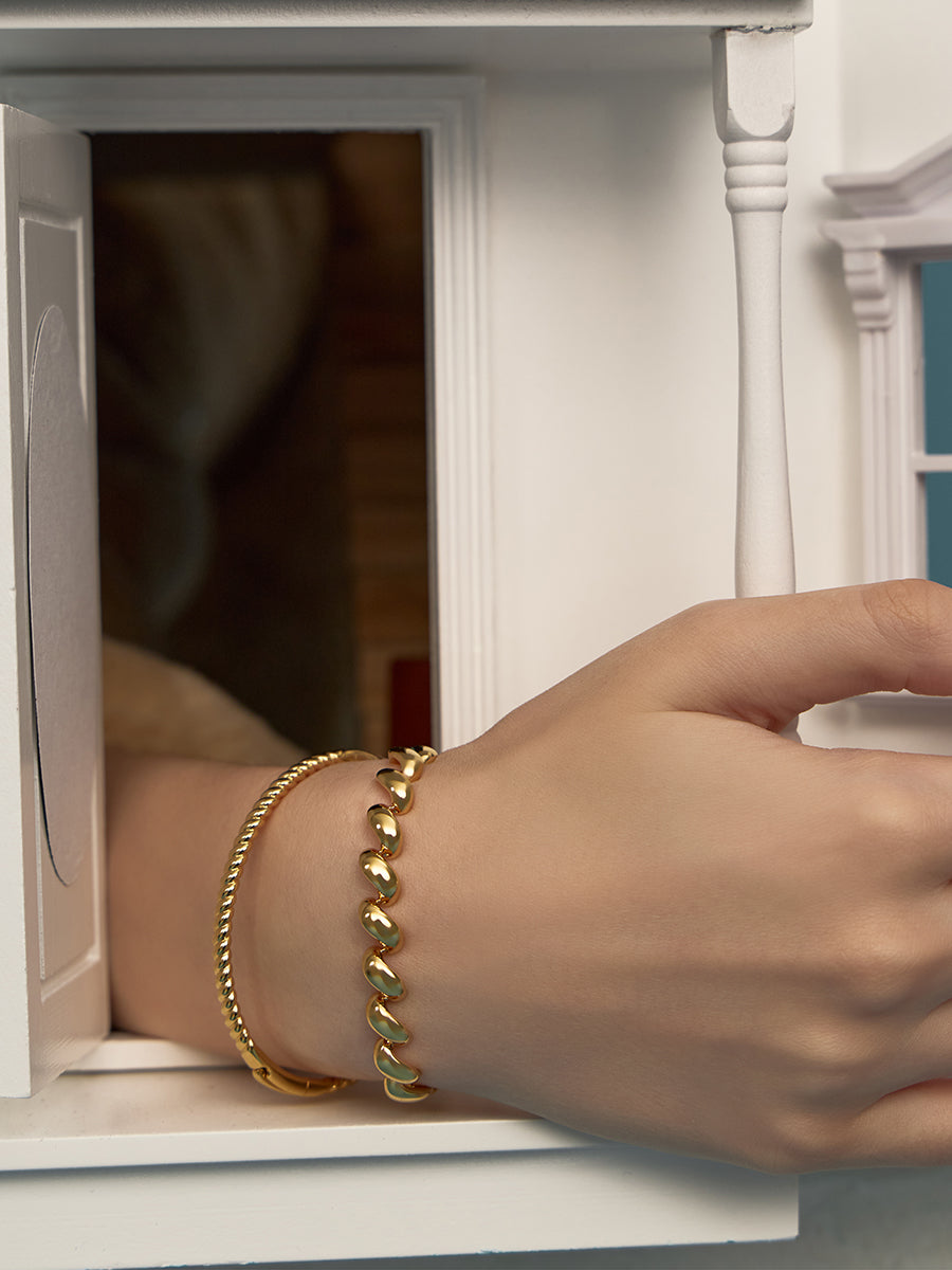 Heirloom Bold 14K Gold Vermeil Bangle | Wanderlust + Co