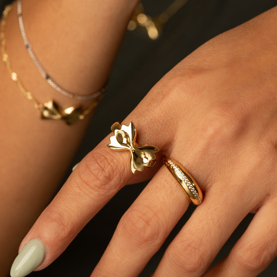 Wanderlust ring top
