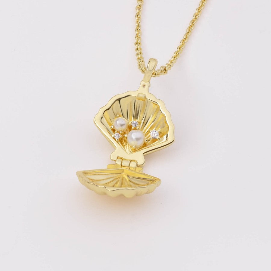 Sundaze Shell Locket Gold Necklace | Wanderlust + Co