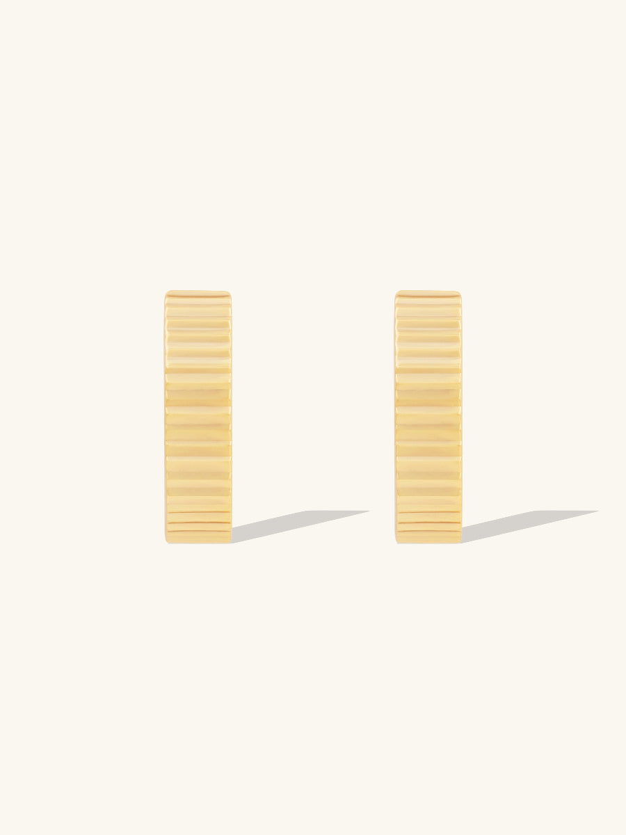 Ribbed Bar Gold 10mm Huggie Earrings | Wanderlust + Co