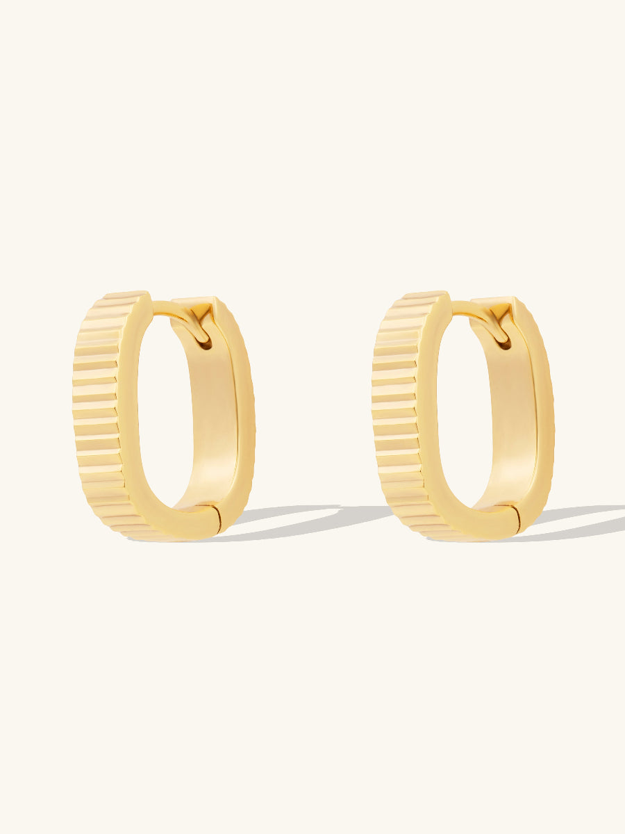 Ribbed Bar Gold 10mm Huggie Earrings | Wanderlust + Co