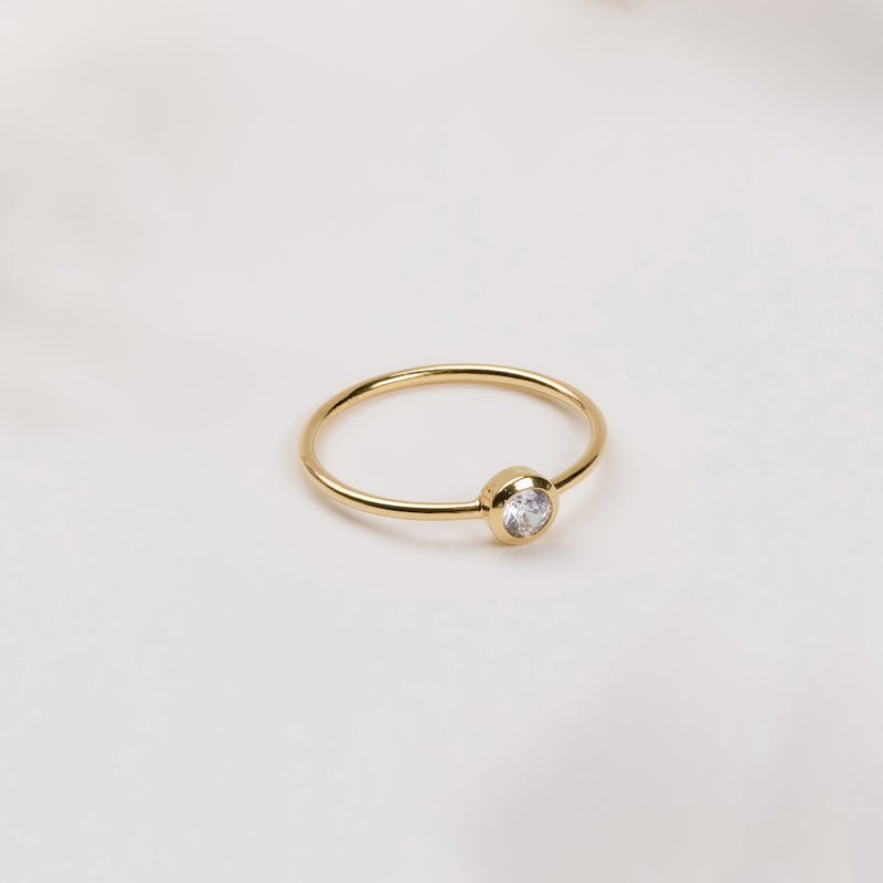 Bumble Blossom Ring - EU50 / US5 / Gold Vermeil