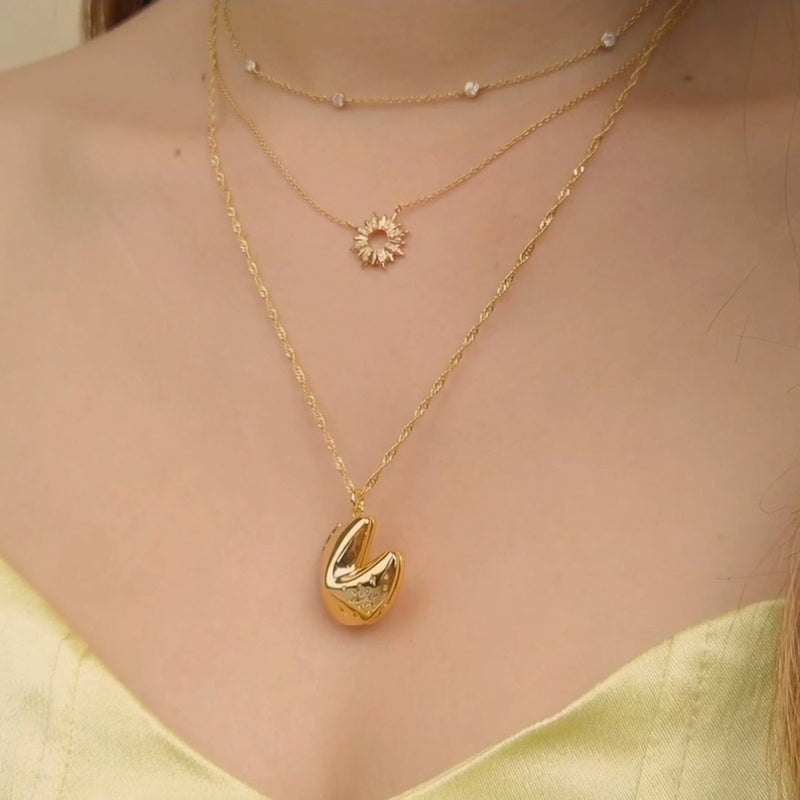 Simple gold locket sale