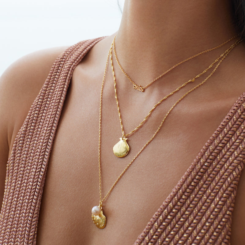 H and hot sale m shell necklace